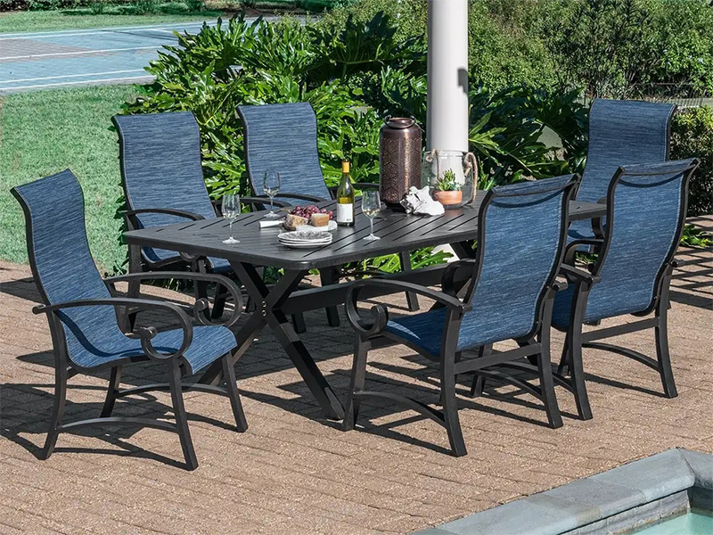 Solstice Essgruppe aus gealtertem Bronze-Aluminium mit Sling – 7-teilig (84 × 42 Zoll Esstisch)